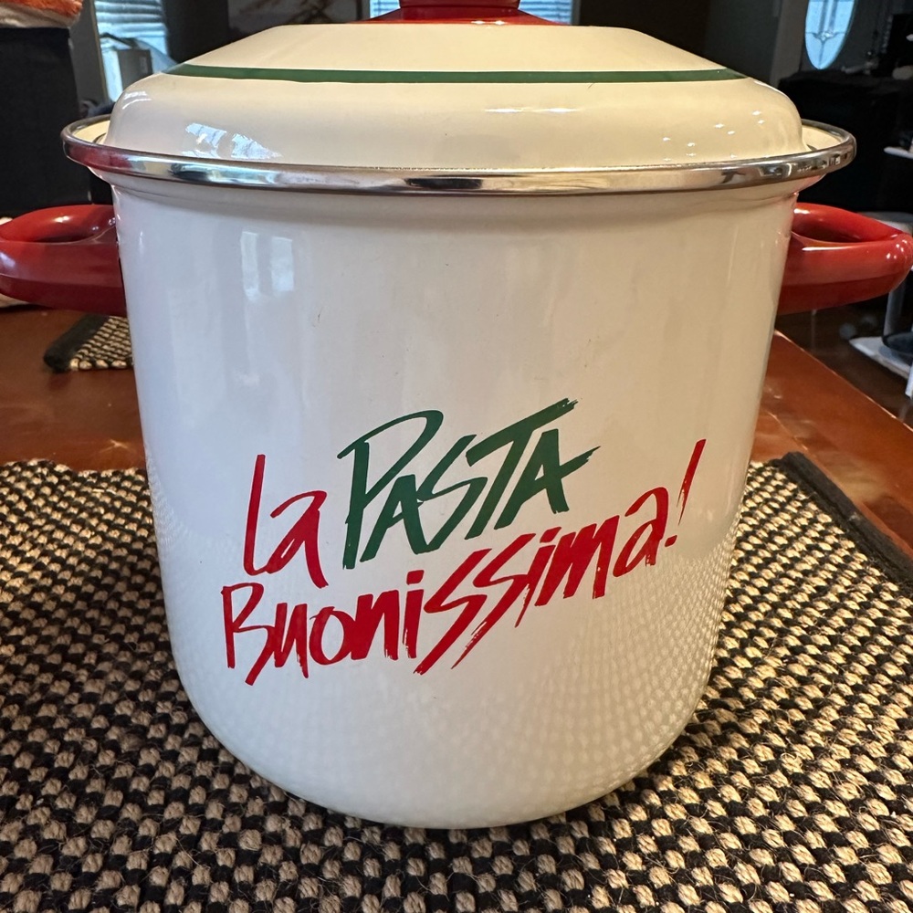 La Pasta Buonissima! 6-Quart Enameled Pot with Lift-Out Strainer